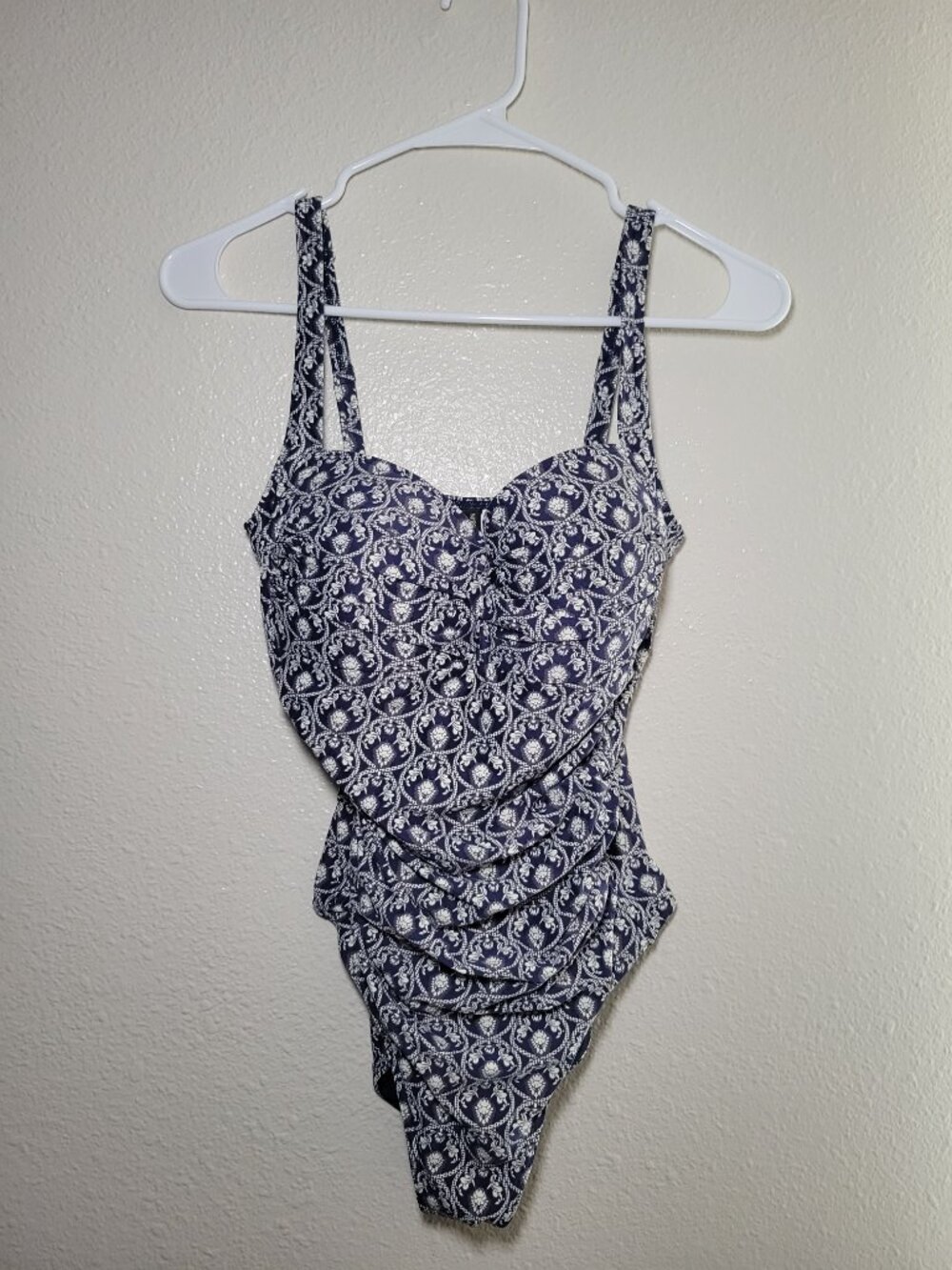 Nip Tuck Womens Geome One Piece Swimsuit Navy Ruched Multi Fit Cup Size 8 Beach